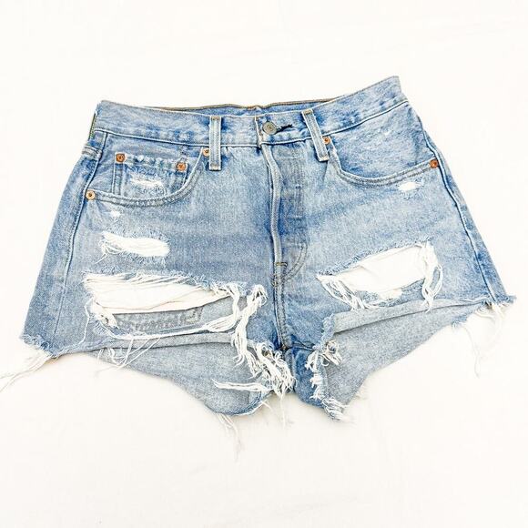 Levi’s 501 Raw Hem Denim Jeans Cutoff Button Fly Light Wash Size 26 - Picture 1 of 5